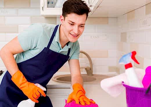 Çalışan bayanlar temizlik yapmalı mı?